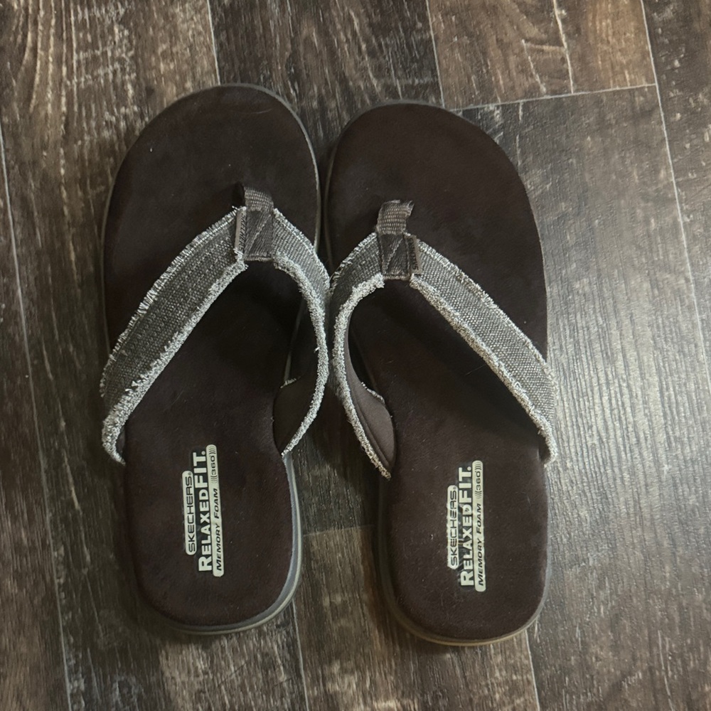 Skechers Relaxed Fit Memory Foam 360 Flip Flops - 10